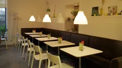 Parduoduamas sveiko maisto restoranas Klaipėdos senamiestyje.