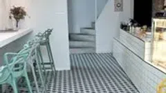 Parduodama veikanti kavinė-kepyklėlė Naujamestyje. - 2