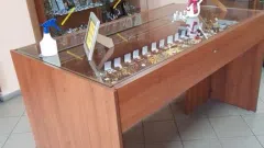 Parduodamos vitrinos arba verslas