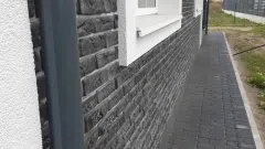 Betono masės plytelių – gamybos cechas.