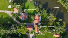 PARDUODAMAS KAIMO TURIZMO KOMPLEKSAS SU 6 SVEČIŲ NAMŲ PASTATAIS IR 1,39 HA ŽEMĖS PRIE PAKALNĖS UPĖS