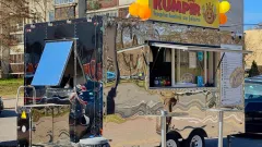 PARDUODAMAS PILNAI PARUOŠTAS FOOD TRAILER VERSLAS „KUMPIR KING“ ŽIRMŪNŲ G. 2, VILNIUJE
