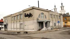 PARDUODAMAS KOMERCINĖS PASKIRTIES PASTATAS/ PARDUOTUVĖ – KAVINĖ, RASEINIŲ RAJONE,  ARIOGALOS MIESTO CENTRE