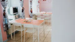 Greitai išpopuliarėjęs sausų pusryčių baras PIENAS NE VIENAS Vilniaus centre
