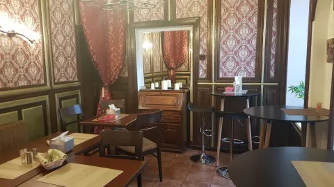 Kavinė miesto centre Juozapavičiaus g. - 1
