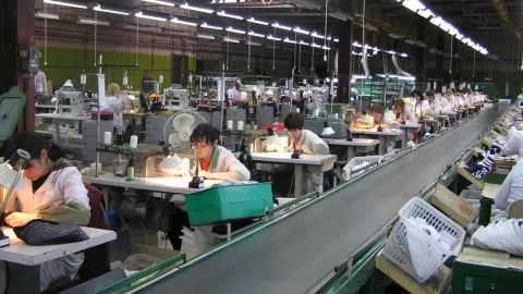 Parduodami 3 batu fabrikai Alikanteje, Ispanija su nuosava zeme ir namu. 1 000 000 poru batu per metus - 1