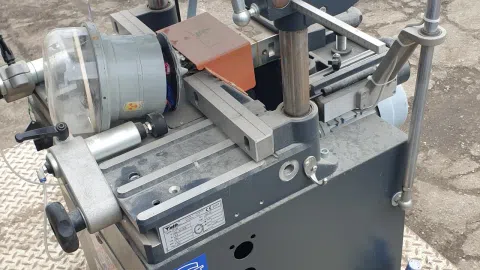 Plastikinių langų gamybos staklės - 1