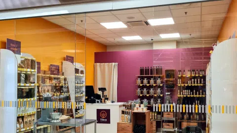 Pirmoji Lietuvoje  išskirtinių maisto produktų fizinių parduotuvių franšizė. - 1
