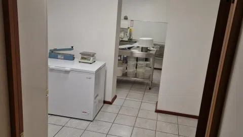 Parduodama  visa gamybos įranga Žirmūnuose, Vilnius, perleidžiamos gamybinės patalpos. Galima iškart pradėti veiklą. - 1