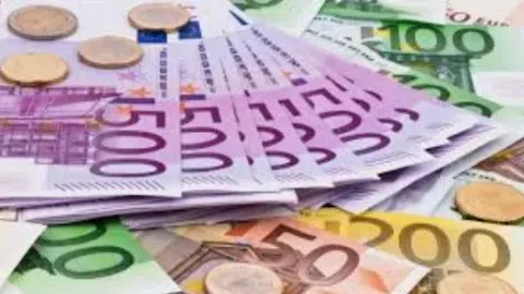 FINANSINIŲ TECHNOLOGIJŲ VERSLAS (VARTOJIMO KREDITŲ VERSLAS) - 1