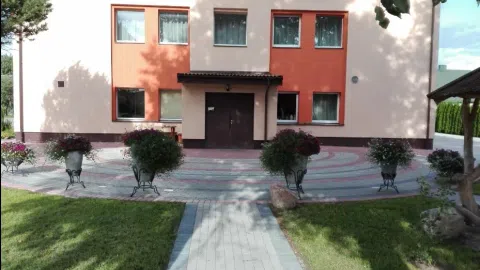 Parduodami svečių namai su veikiančiu verslu - 1