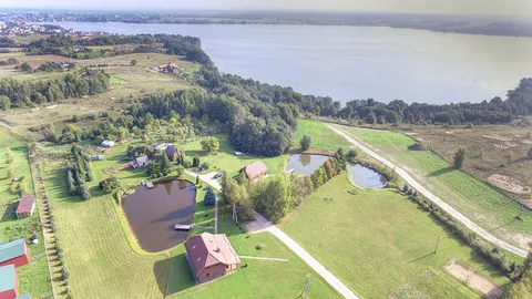 Parduodama išskirtinė ir ilgus metus puoselėta kaimo turizmo sodyba prie Vievio ežero.