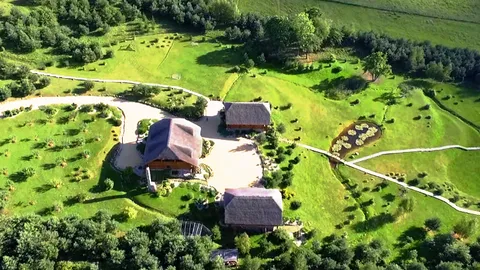 Parduodama veikianti KAIMO TURIZMO SODYBA, Traku raj