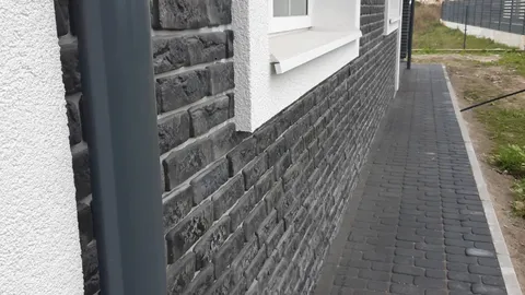 Betono masės plytelių – gamybos cechas.