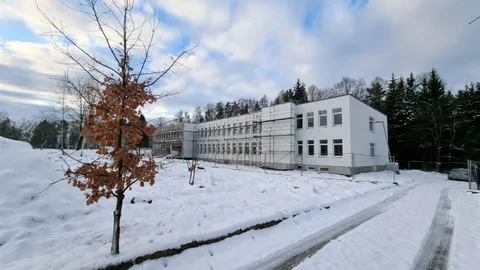 Parduodamas pastatas – profilaktoriumas GYDYMUI, SLAUGAI, GLOBOS NAMŲ VEIKLAI