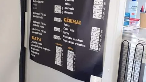 Veikianti greito maisto užkandinė