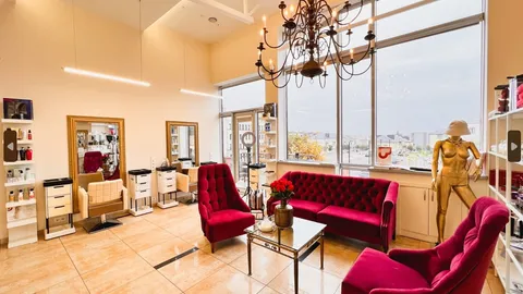 PARDUODAMA grožio studijos veikla ir nuomos teisė Alytuje (puikiai žinomas, veikiantis salonas)