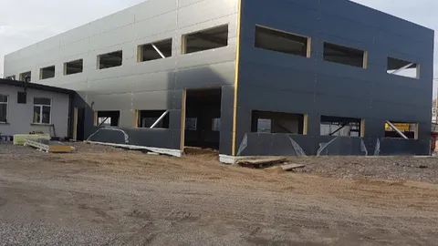 Sandwich plokščių montavimas Ventiliuojami fasadai.