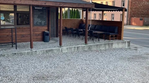 Parduodamas maisto prekybos paviljonas