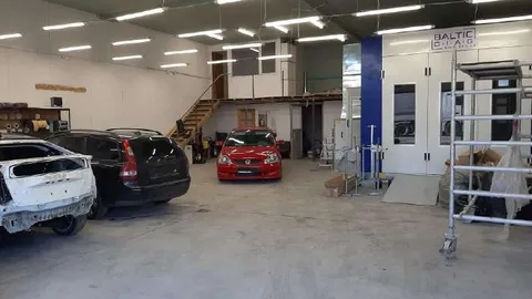 Parduodamas automobilių dažymo servisas