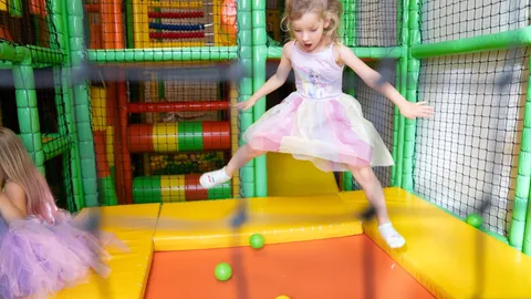 Parduodamas sėkmingai veikianti švenčių erdvė - verslas Kaune