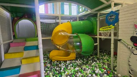 Parduodama vidaus žaidimų kambario įranga