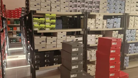 Parduodamas laisvalaikio ir krepšinio prekių (avalynė, rūbai, aksesuarai) verslas