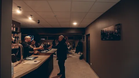 Parduodama pokerio baras