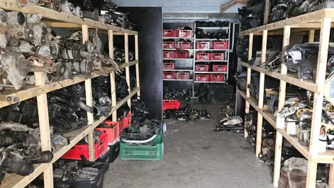 PARDUODAMA NAUDOTŲ AUTODETALIŲ ĮMONĖ ARBA TIK AUTO-DALYS (~7500 VNT., VERTĖ ~150 000 EUR)