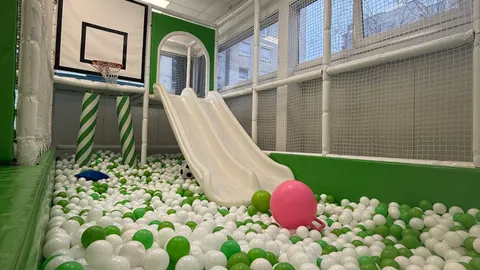 PERLEIDŽIAMAS VEIKIANTIS VAIKŲ ŽAIDIMŲ KAMBARYS „MONKEY“ – KAUNAS